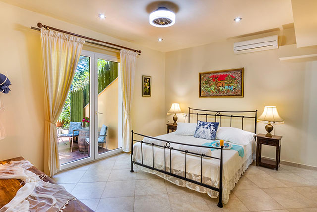 LEFKAS BLUE THREE-BEDROOM SUITE